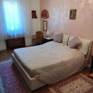 https://laura-veneziana.hotelslidodijesolo.com